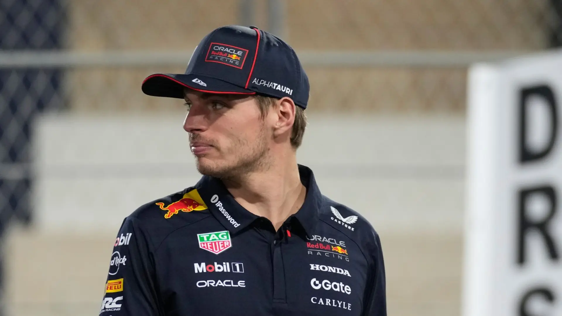 Max Verstappen lors de la conférence de presse à Bahreïn critiquant les nouvelles F1 2026