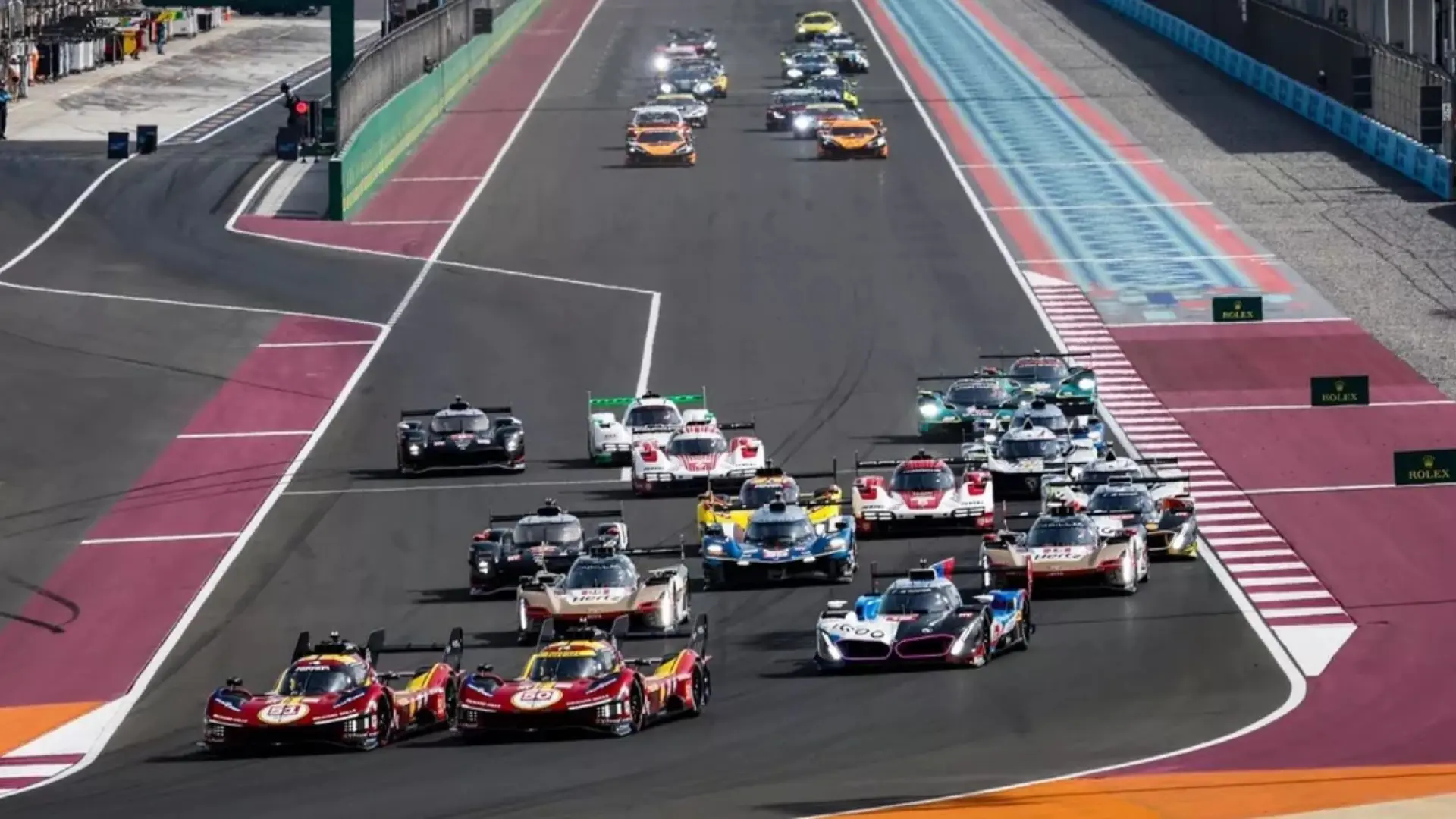 Circuit automobile du Qatar de Lusail vide en raison du report de la course d'endurance WEC pour raisons de sécurité