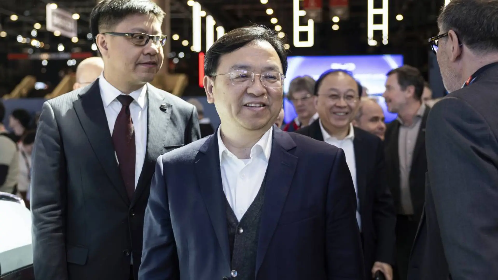 Wang Chuanfu, PDG de BYD, leader mondial des véhicules électriques confronté à une chute de profits de 19%