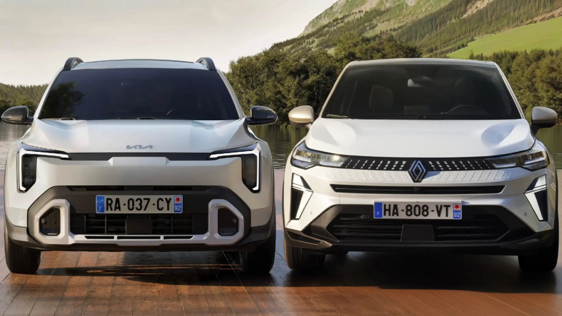 Renault Captur et Kia Stonic côte à côte, comparatif des deux SUV compacts en 2024