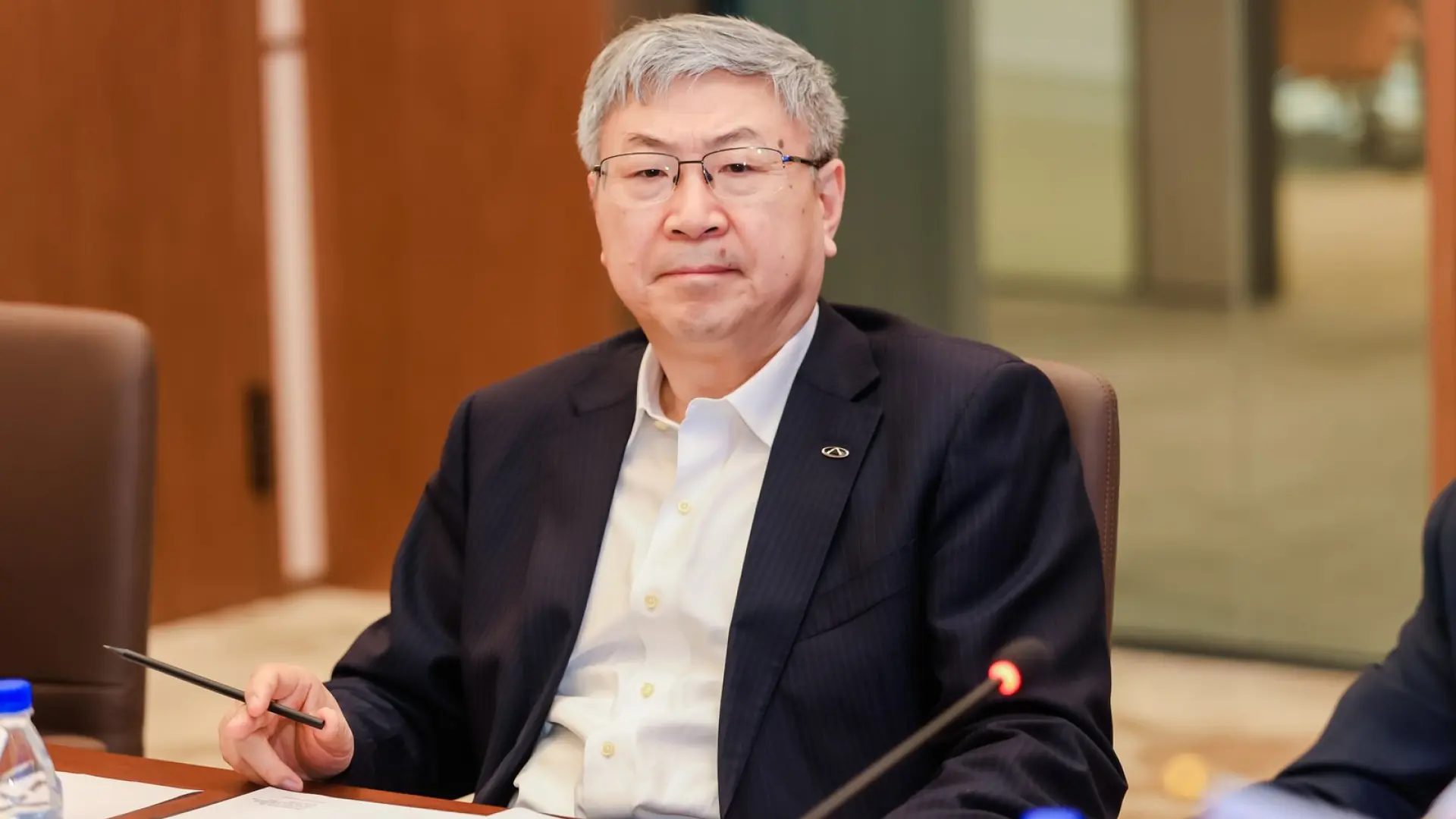 Yin Tongyue, président de Chery, annonçant la production locale des marques Omoda et Jaecoo en Europe