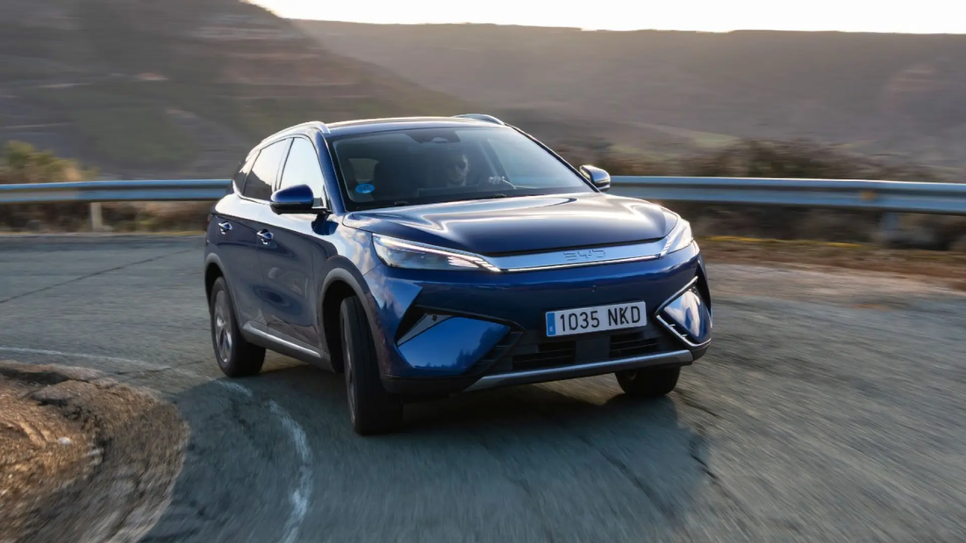 Gamme complète des véhicules électriques BYD disponibles en Europe, du Dolphin Surf à la berline Seal