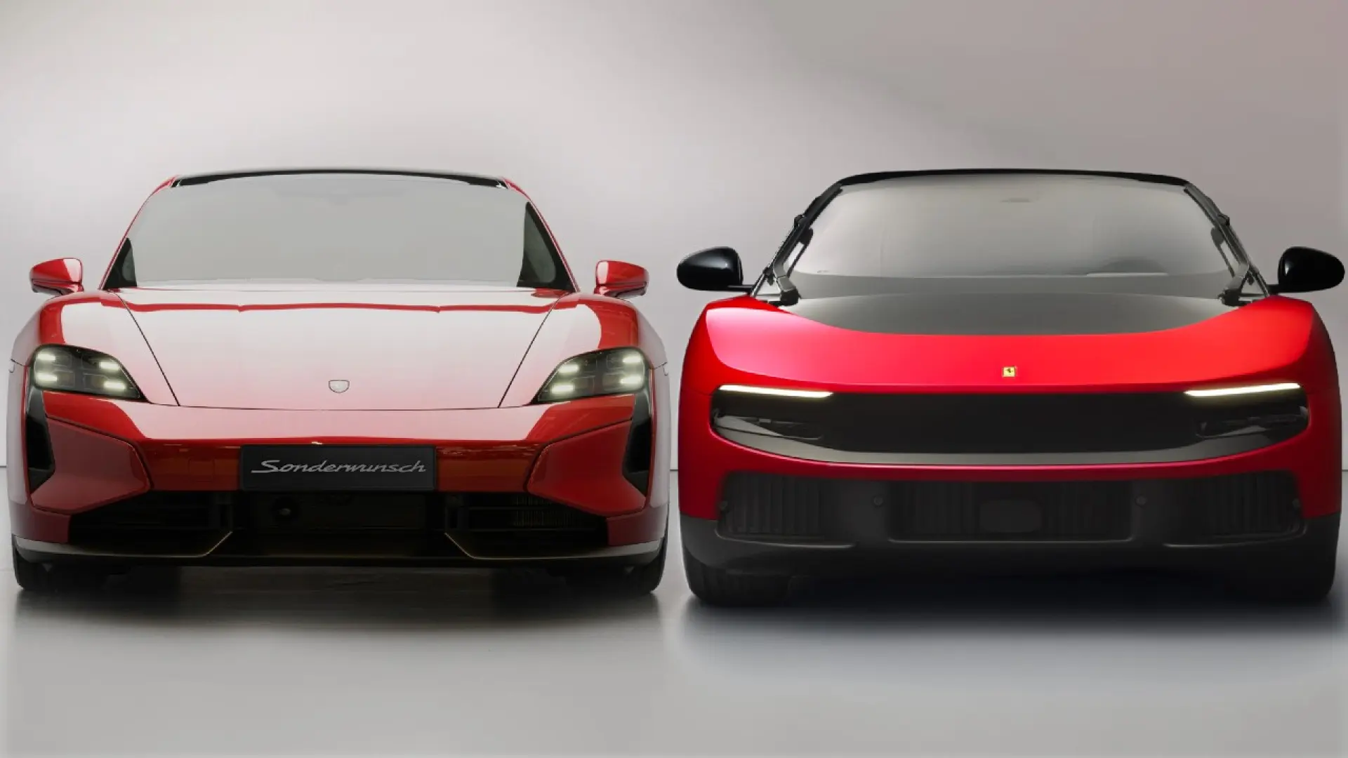 Ferrari F80 Luce SUV électrique rouge face à la Porsche Taycan Turbo GT grise en comparaison