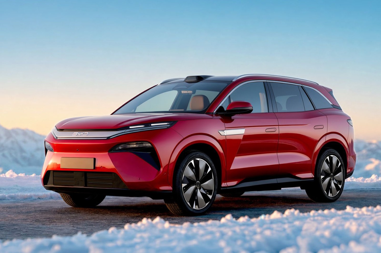 BYD Atto 8 : le SUV électrique 7 places de 764 chevaux arrive en Europe en 2027
