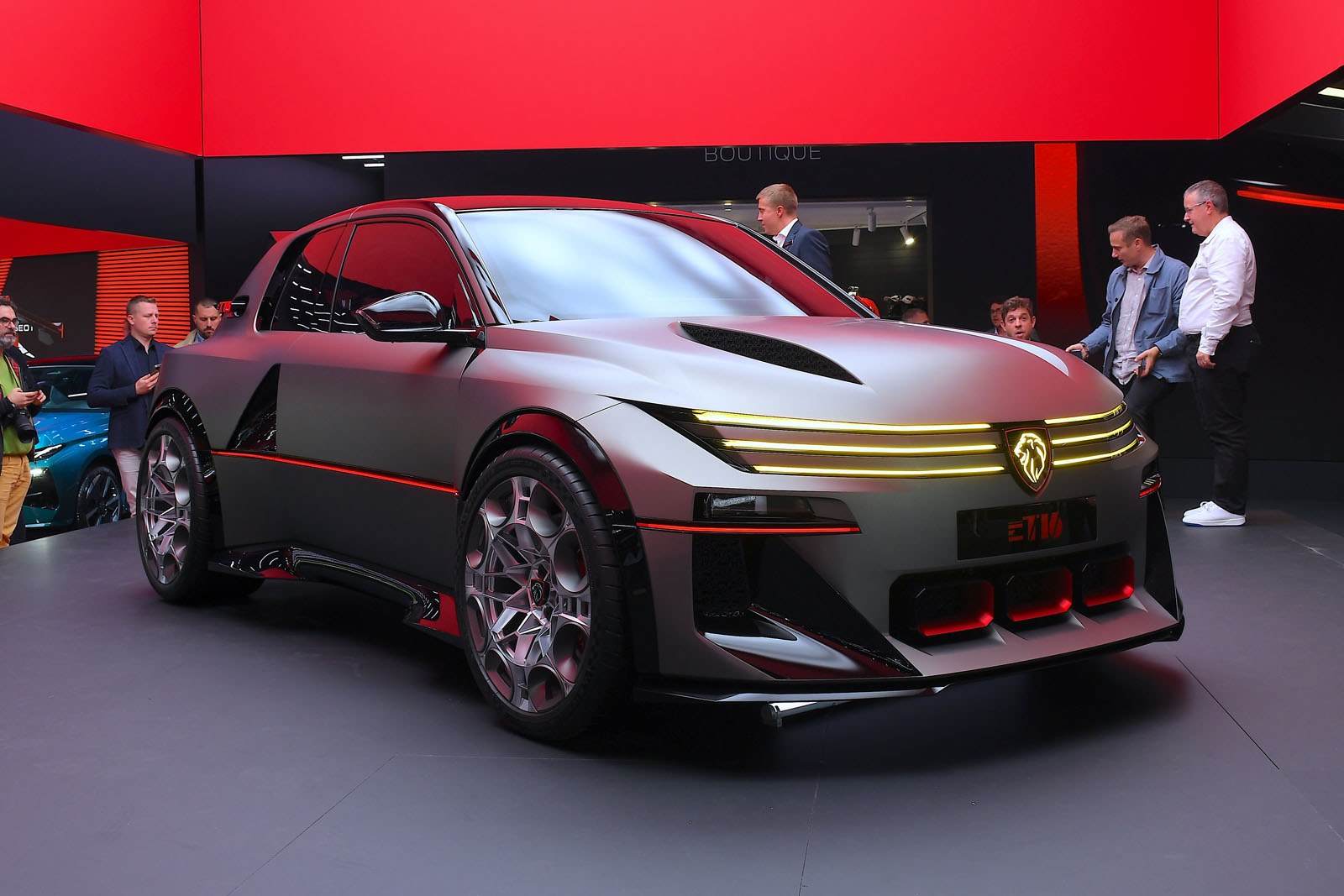 La Peugeot e-T16 de 805 chevaux pourrait entrer en production dès 2026