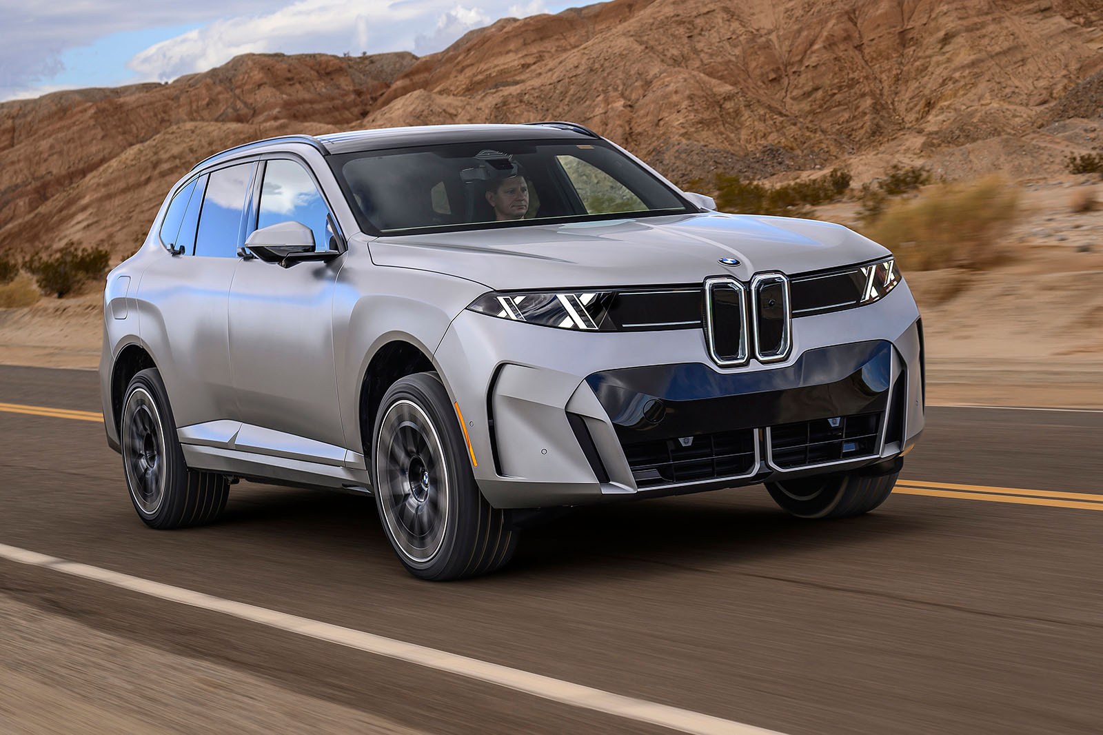 BMW iX5 : un SUV électrique de 2,8 tonnes peut-il rester sportif ?
